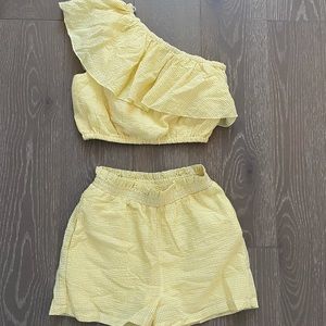 Yellow gingham set